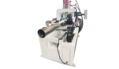Fully automatic hole-pulling machine